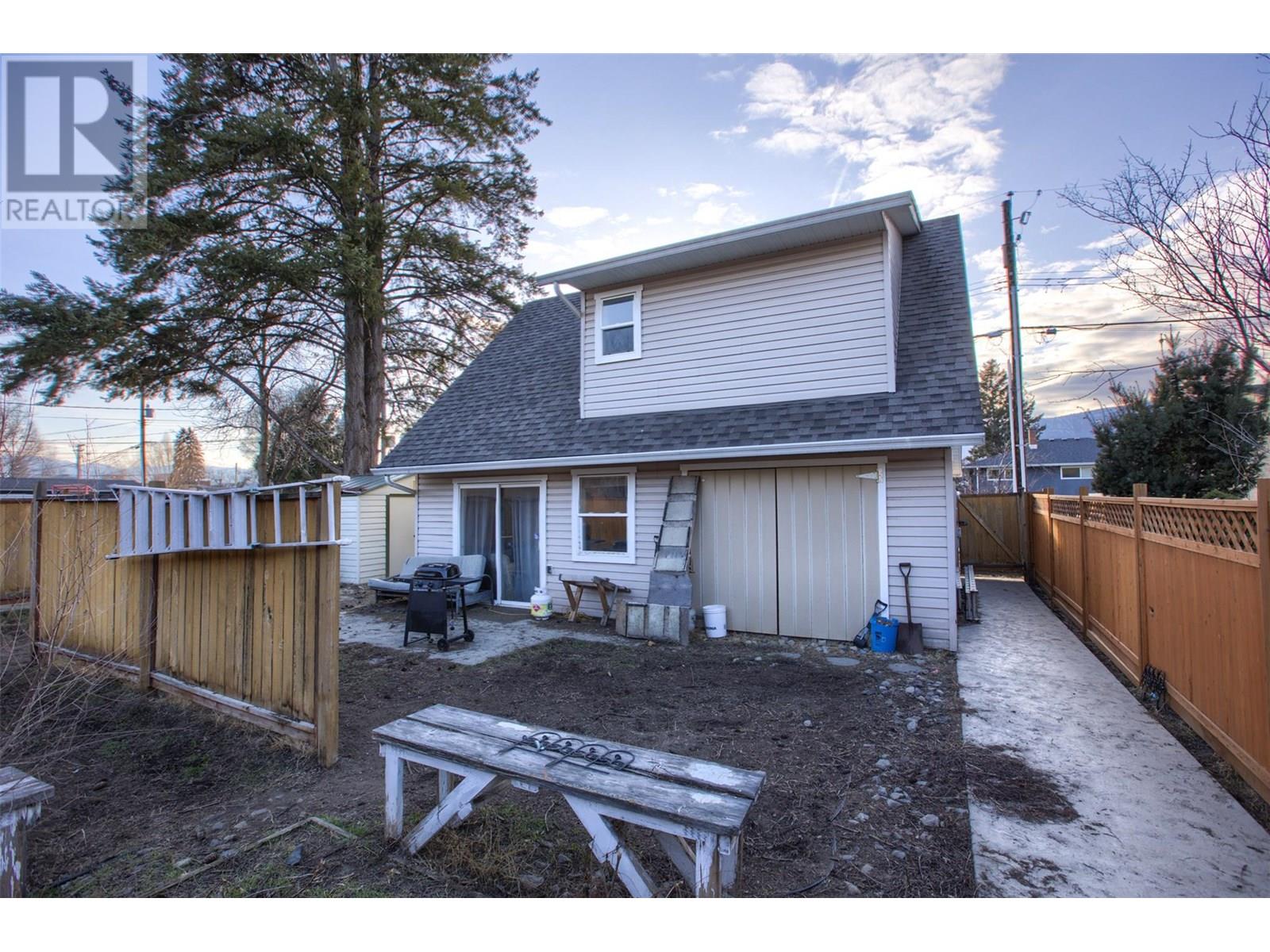 Property at 842 Walrod Street image 5