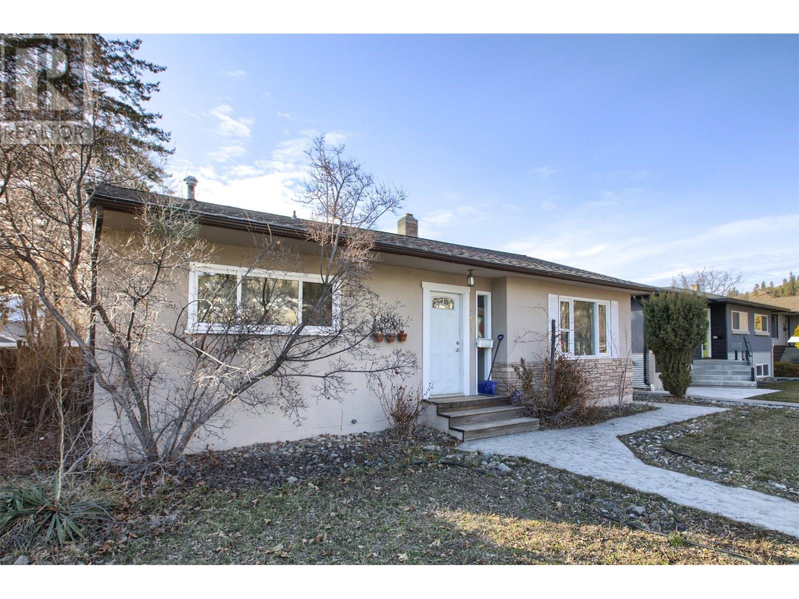 Property at 842 Walrod Street image 2