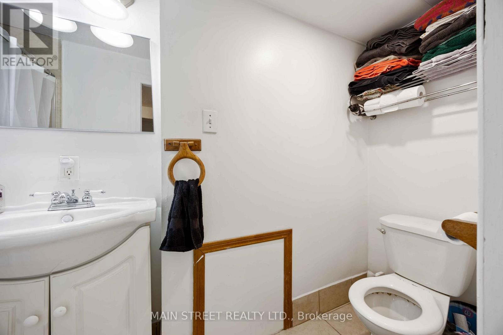 194 London Road, Sarnia, Ontario  N7T 4V5 - Photo 32 - X12281707