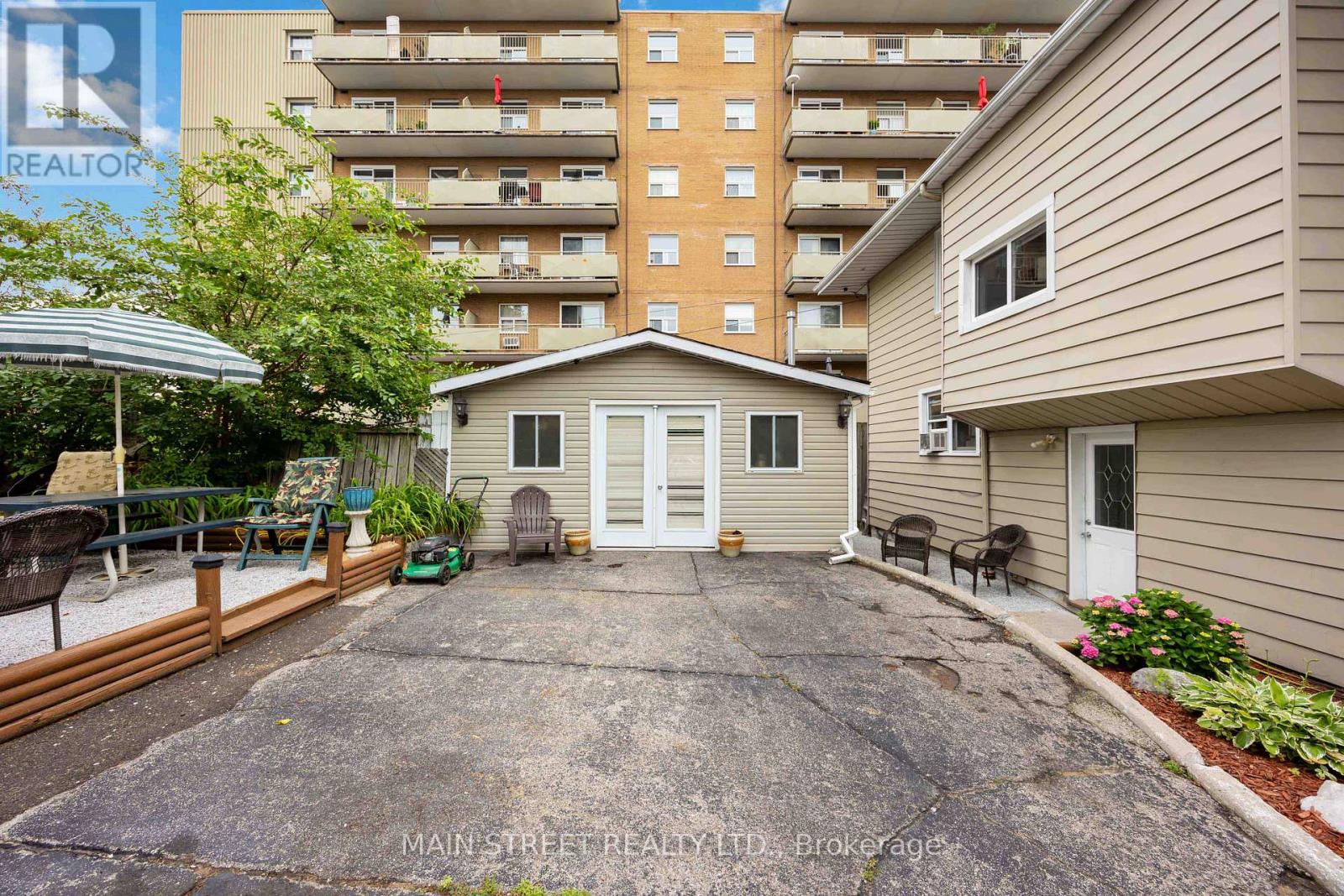194 London Road, Sarnia, Ontario  N7T 4V5 - Photo 42 - X12281707