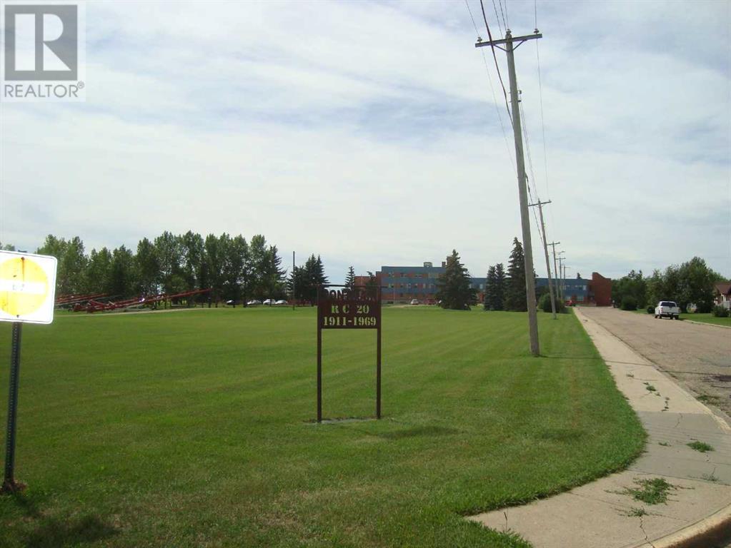 420 Pontmain Road, Trochu, Alberta  T0M 2C0 - Photo 2 - A2238368