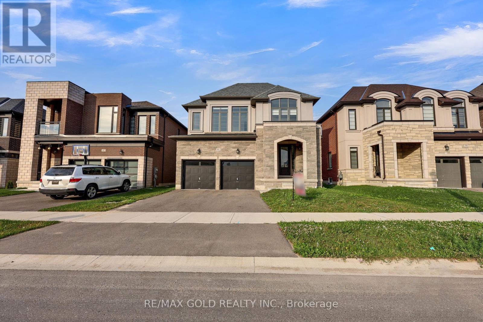 Property at 803 QUEENSTON BOULEVARD image 1
