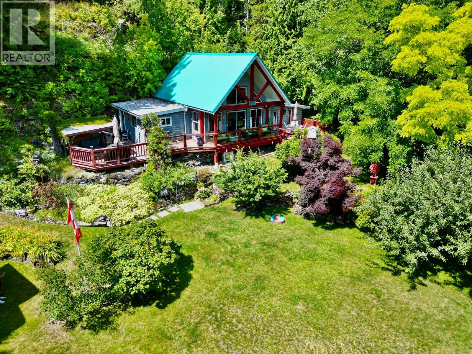 5529 Highway 31, mirror lake, British Columbia