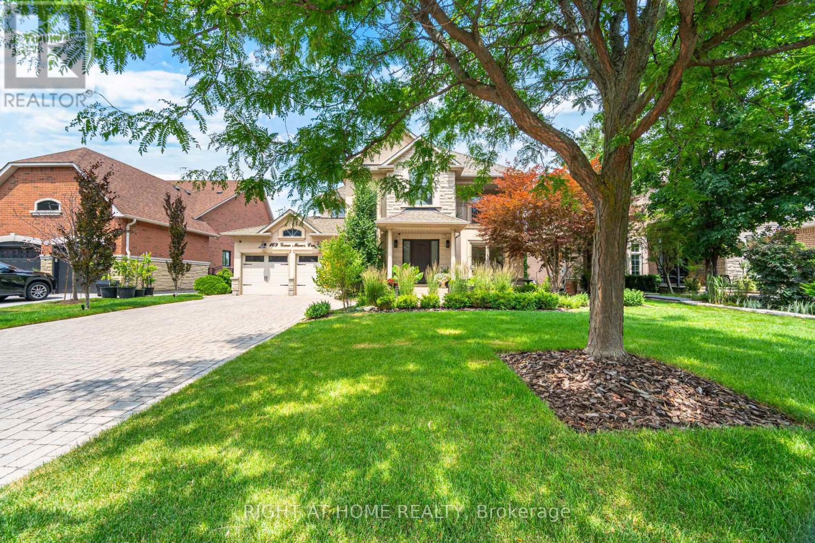 Property at 169 GREEN MANOR CRESCENT image 2