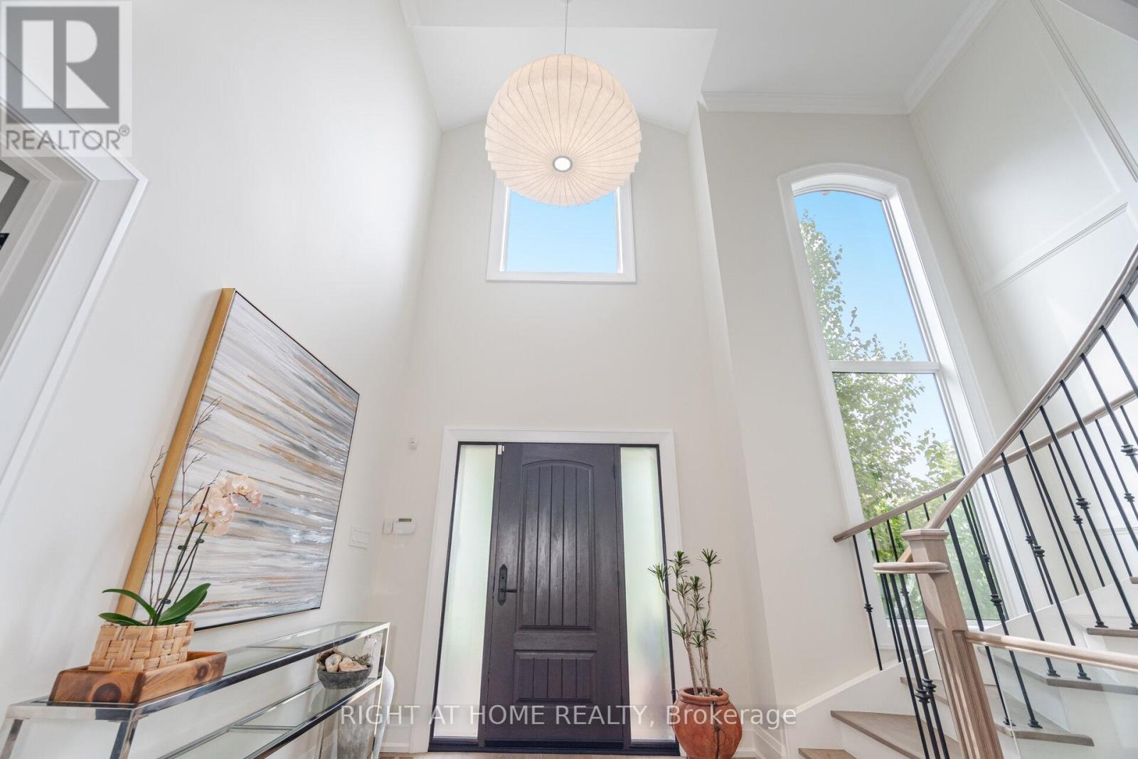 Property at 169 GREEN MANOR CRESCENT image 4