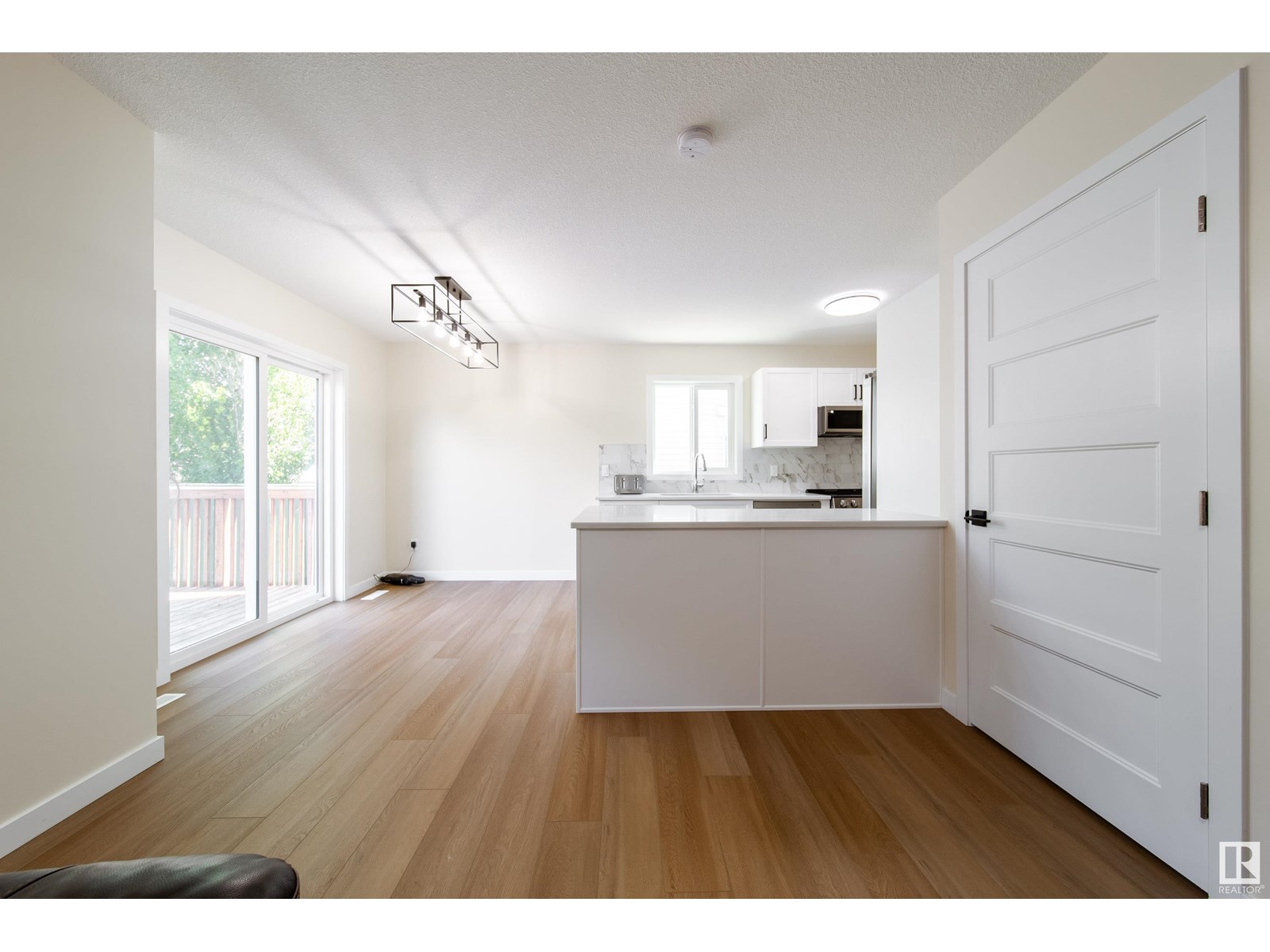2018 Garnett Wy Nw, Edmonton, Alberta  T5T 6R1 - Photo 10 - E4447516