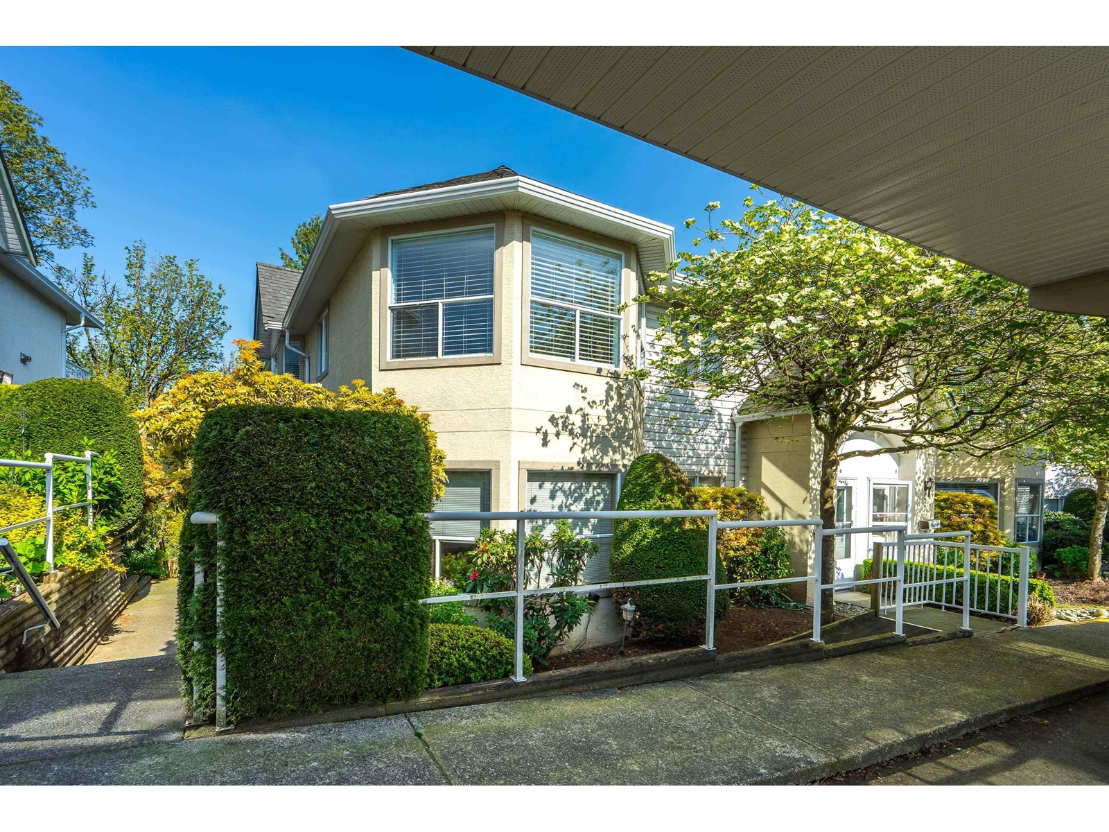 Property at 24 3380 GLADWIN ROAD image 2