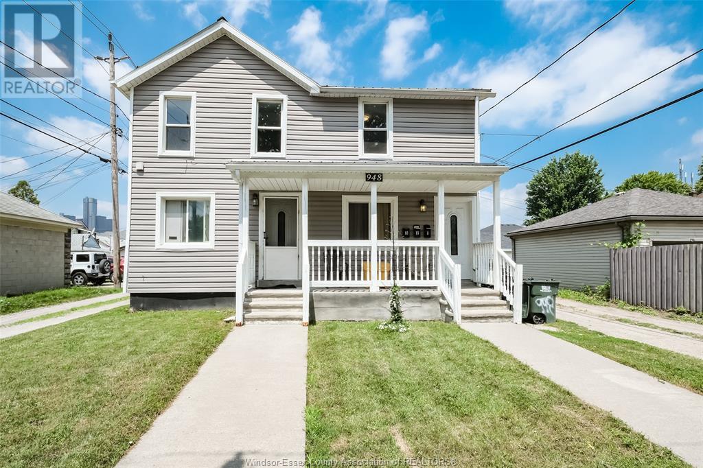 MLS# 25017720: 948 University AVENUE East Unit# 3, Windsor, Canada