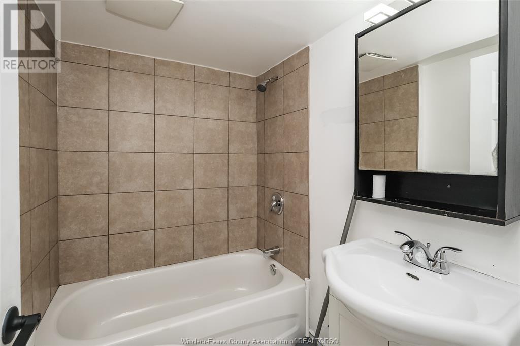 948 University Avenue East Unit# 3, Windsor, Ontario  N9A 3A2 - Photo 3 - 25017720