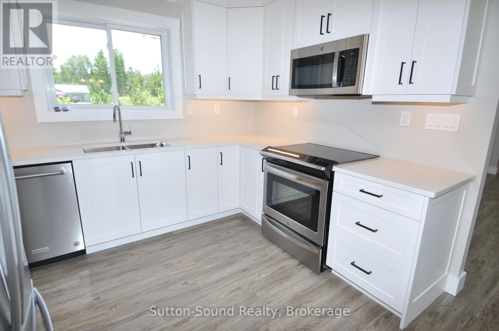 1 Williamson Place, South Bruce Peninsula, Ontario  N0H 2T0 - Photo 10 - X12252721