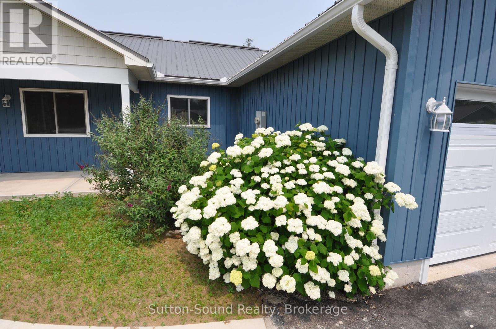 1 Williamson Place, South Bruce Peninsula, Ontario  N0H 2T0 - Photo 2 - X12252721