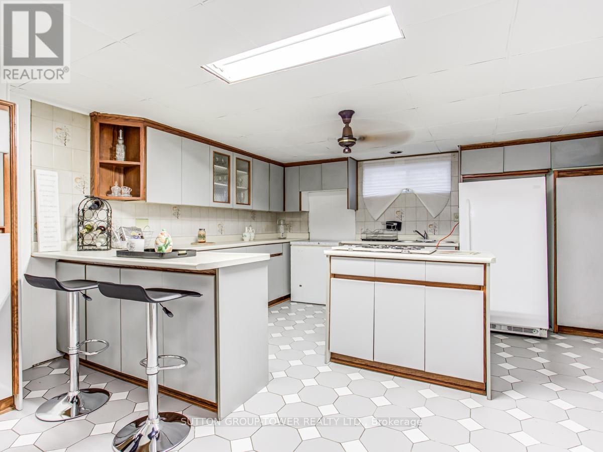 155 Tavistock Road, Toronto, Ontario  M3M 2P5 - Photo 23 - W12281911