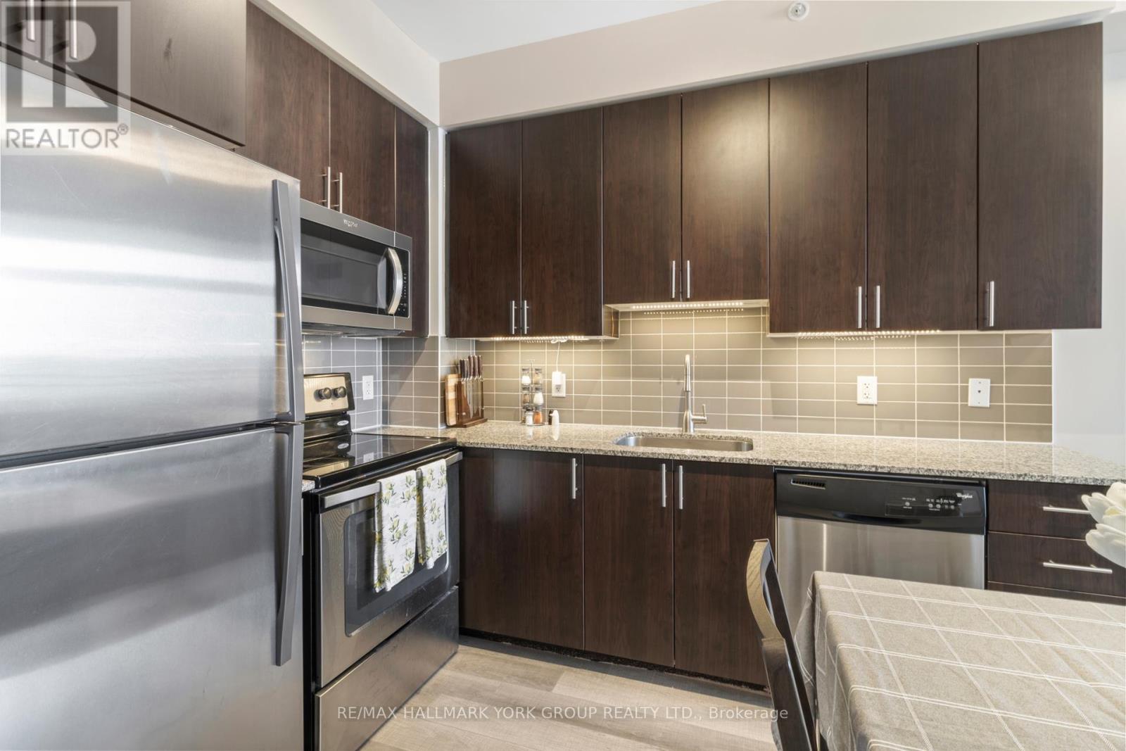 602 - 85 North Park Road, Vaughan, Ontario  L4J 0H9 - Photo 10 - N12281929