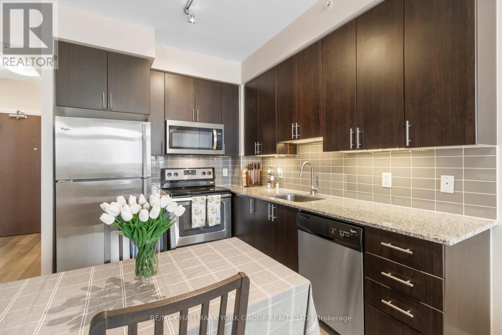 602 - 85 North Park Road, Vaughan, Ontario  L4J 0H9 - Photo 11 - N12281929