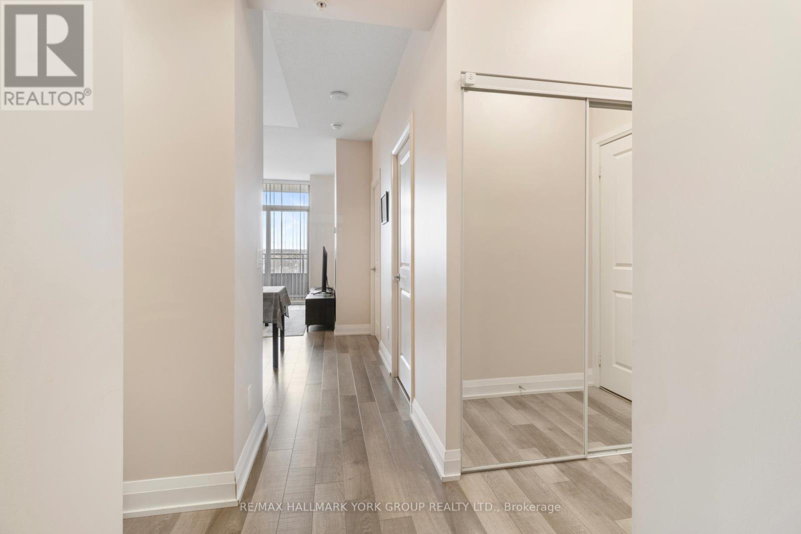 602 - 85 North Park Road, Vaughan, Ontario  L4J 0H9 - Photo 4 - N12281929