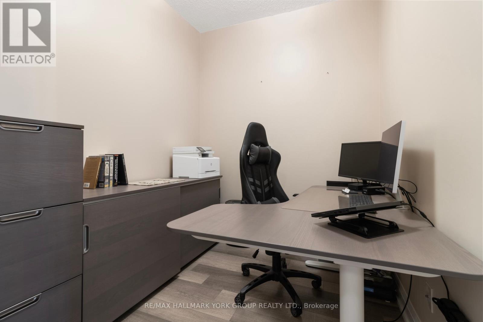 602 - 85 North Park Road, Vaughan, Ontario  L4J 0H9 - Photo 5 - N12281929