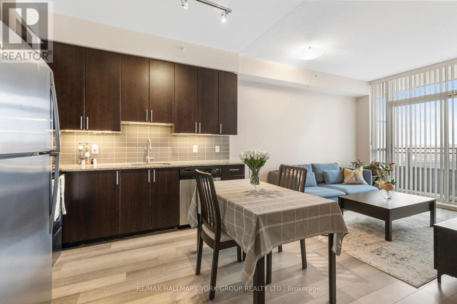 602 - 85 North Park Road, Vaughan, Ontario  L4J 0H9 - Photo 7 - N12281929