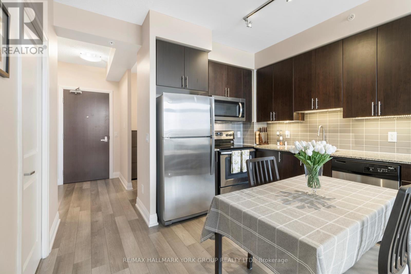 602 - 85 North Park Road, Vaughan, Ontario  L4J 0H9 - Photo 9 - N12281929