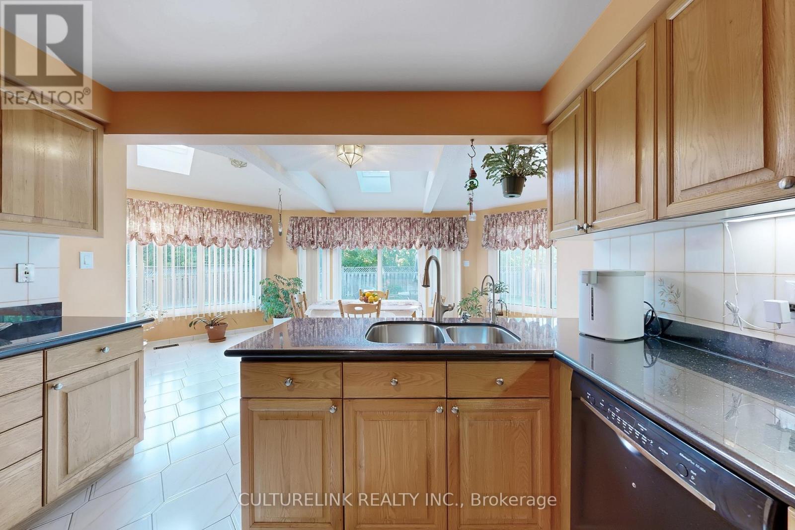 94 Coledale Road, Markham, Ontario  L3R 7V9 - Photo 13 - N12281960