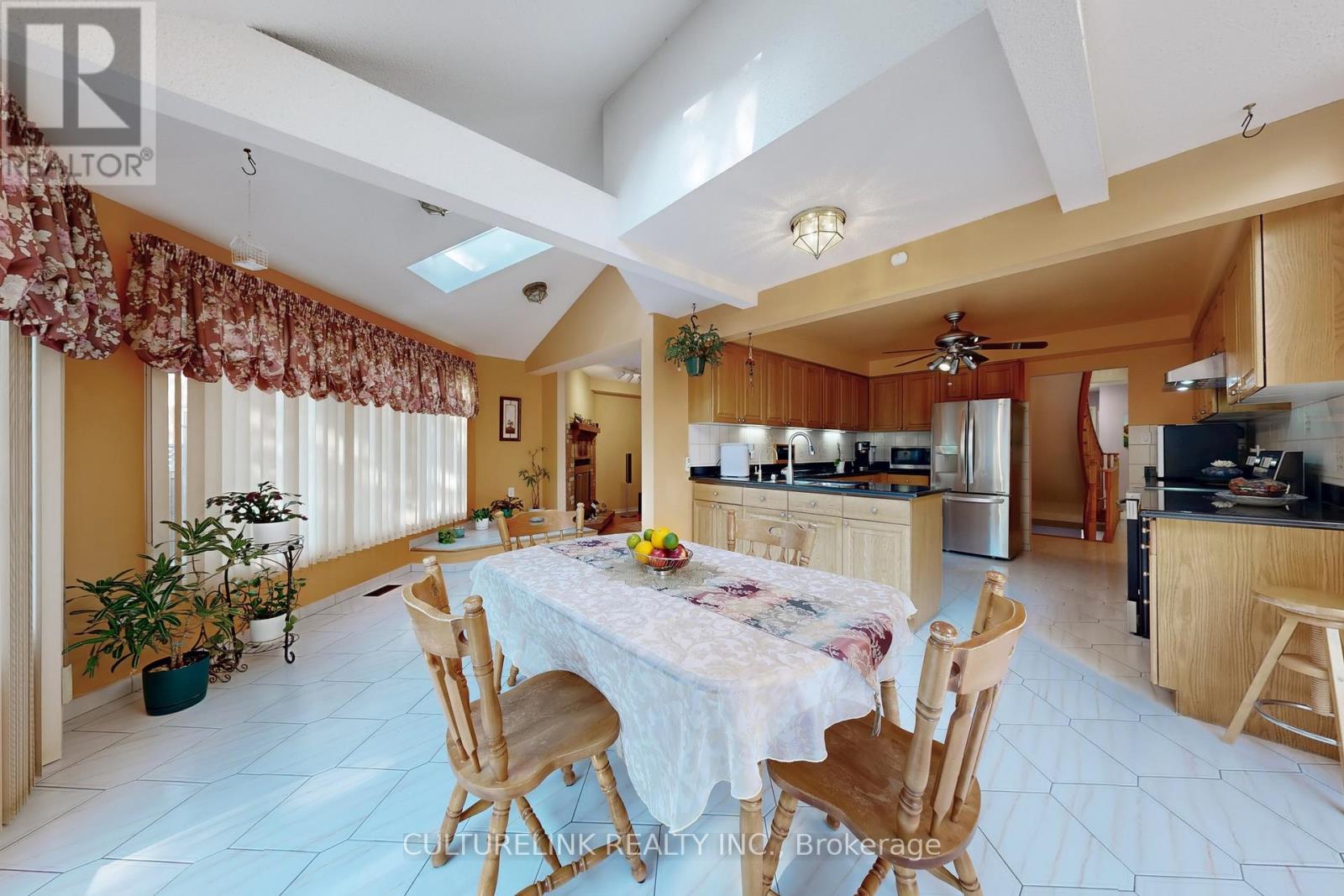 94 Coledale Road, Markham, Ontario  L3R 7V9 - Photo 14 - N12281960