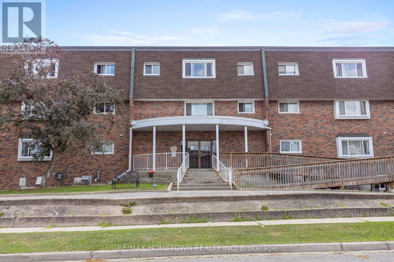 212 - 845 Kyle Court, Brockville, Ontario  K6V 6K7 - Photo 1 - X12281961