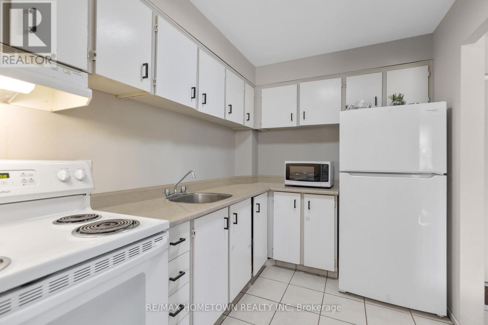 212 - 845 Kyle Court, Brockville, Ontario  K6V 6K7 - Photo 7 - X12281961