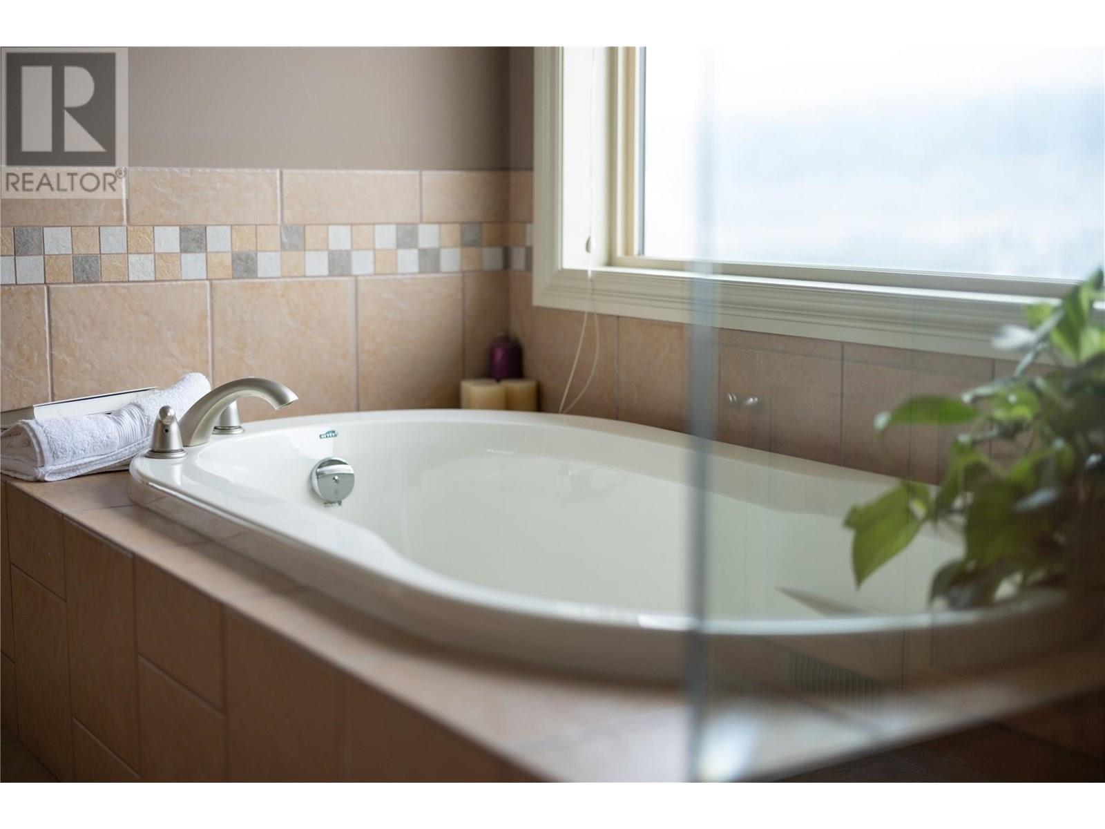 5380 Learmouth Road, Coldstream, British Columbia  V1B 3E8 - Photo 40 - 10333550