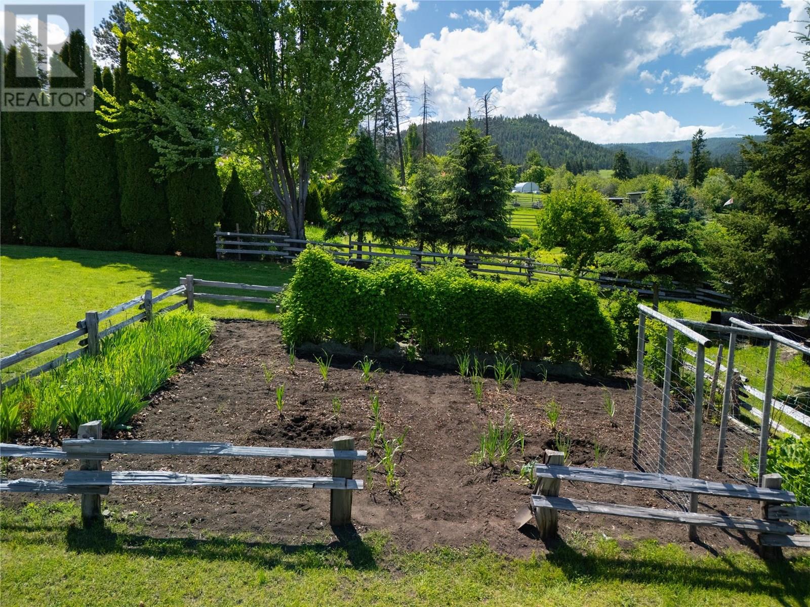 5380 Learmouth Road, Coldstream, British Columbia  V1B 3E8 - Photo 15 - 10333550