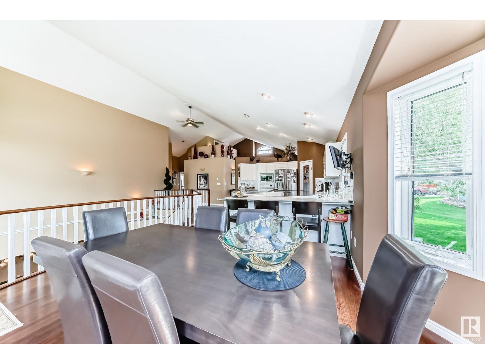 Property at 111 Balfour PL image 3