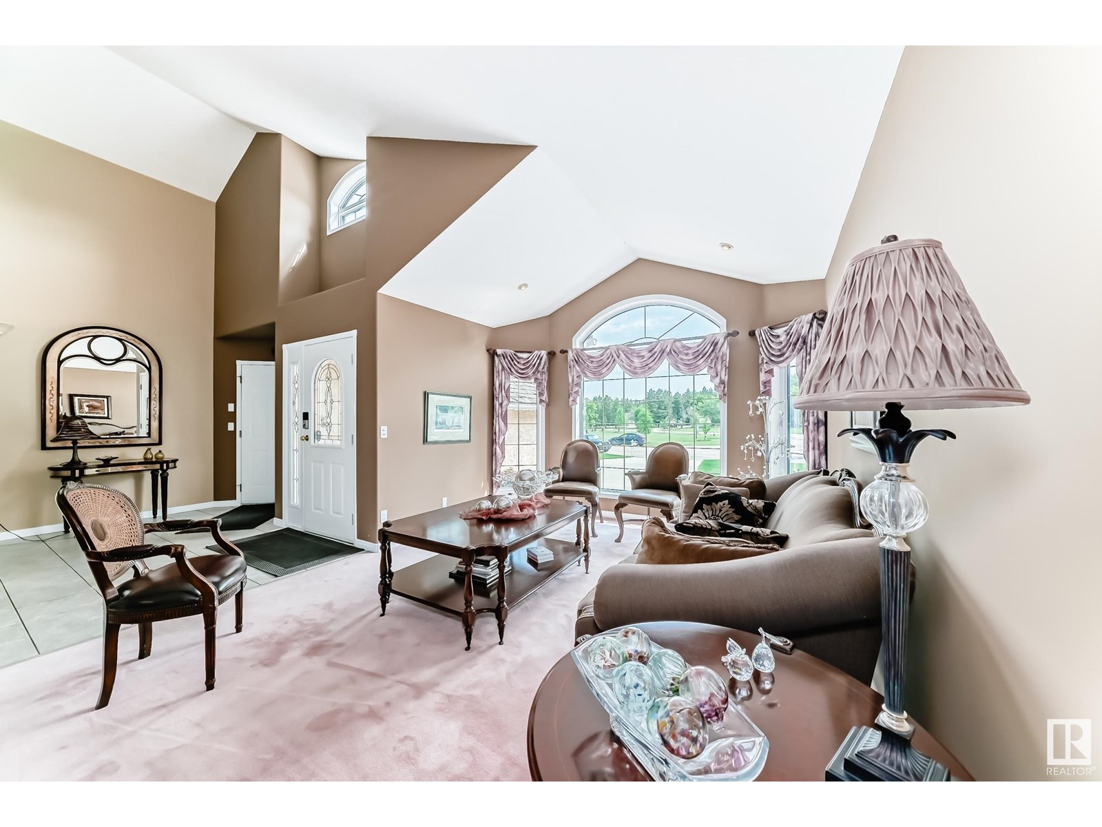 Property at 111 Balfour PL image 4