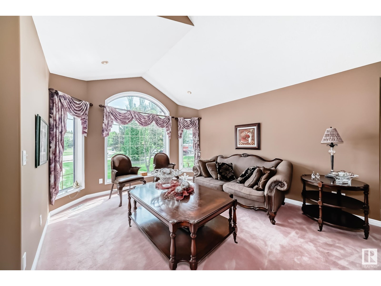 Property at 111 Balfour PL image 5