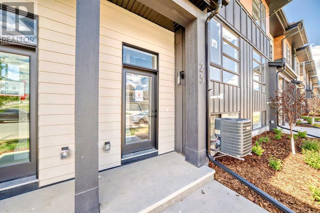 Property at 25 Lucas Way NW image 4