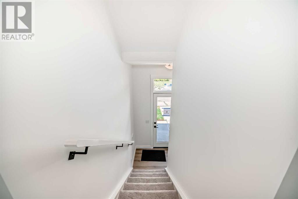 Property at 25 Lucas Way NW image 5