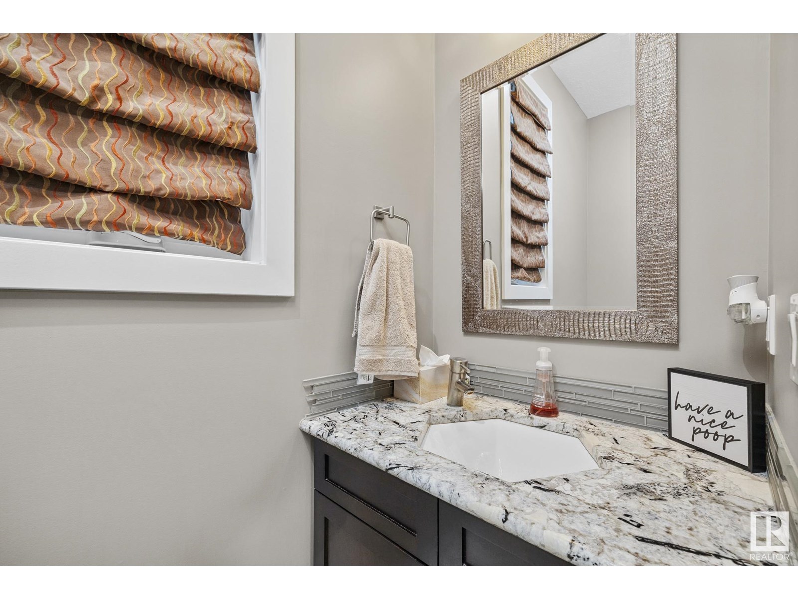 Property at 6520 111 AV NW image 3
