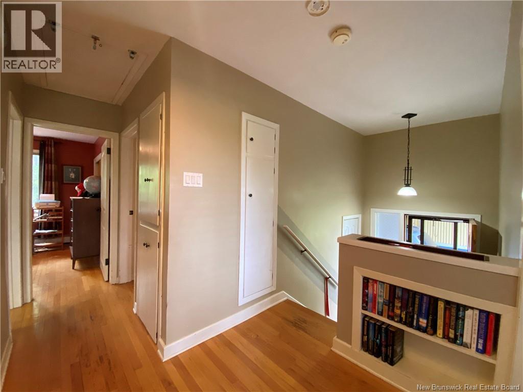 Property at 154 Lakeside Drive image 4