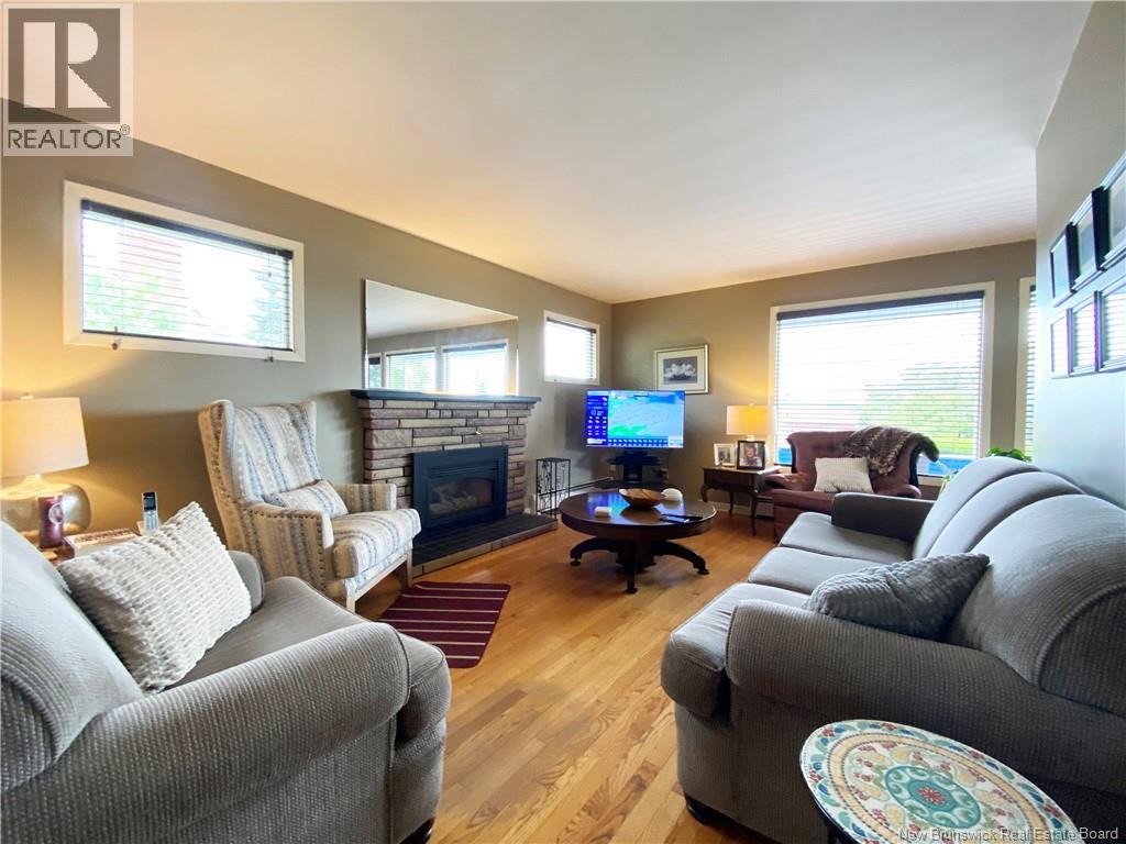 Property at 154 Lakeside Drive image 3