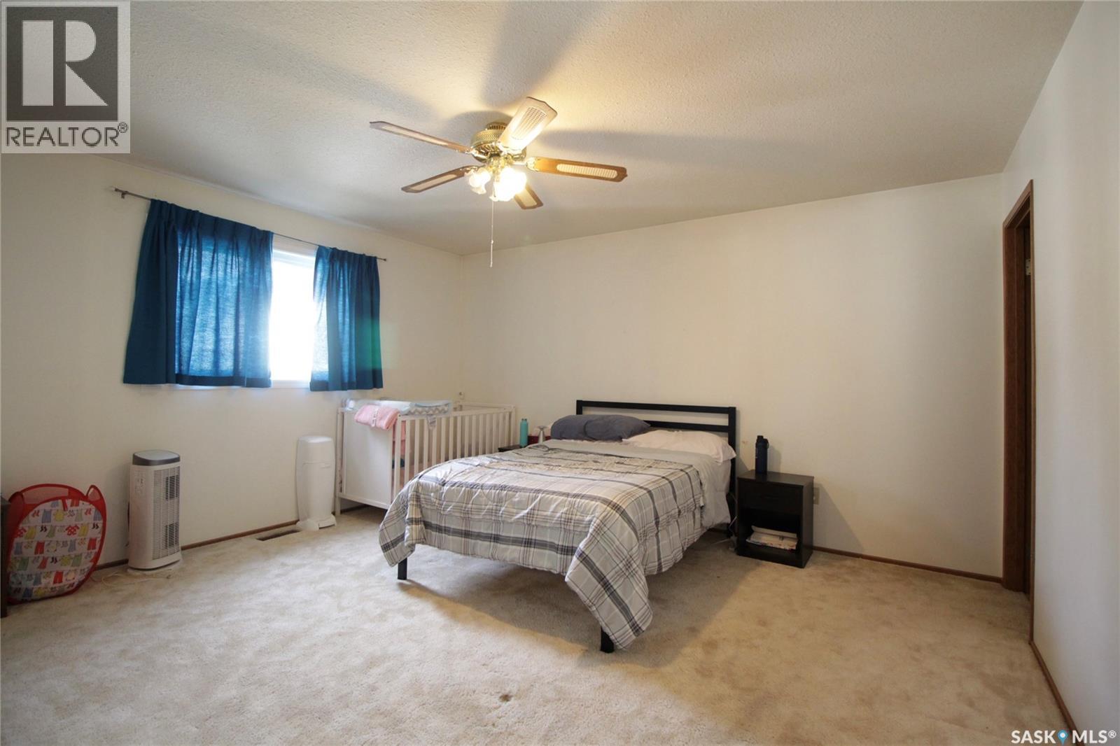 221 4th Avenue, Whitewood, Saskatchewan  S0G 5C0 - Photo 10 - SK012497
