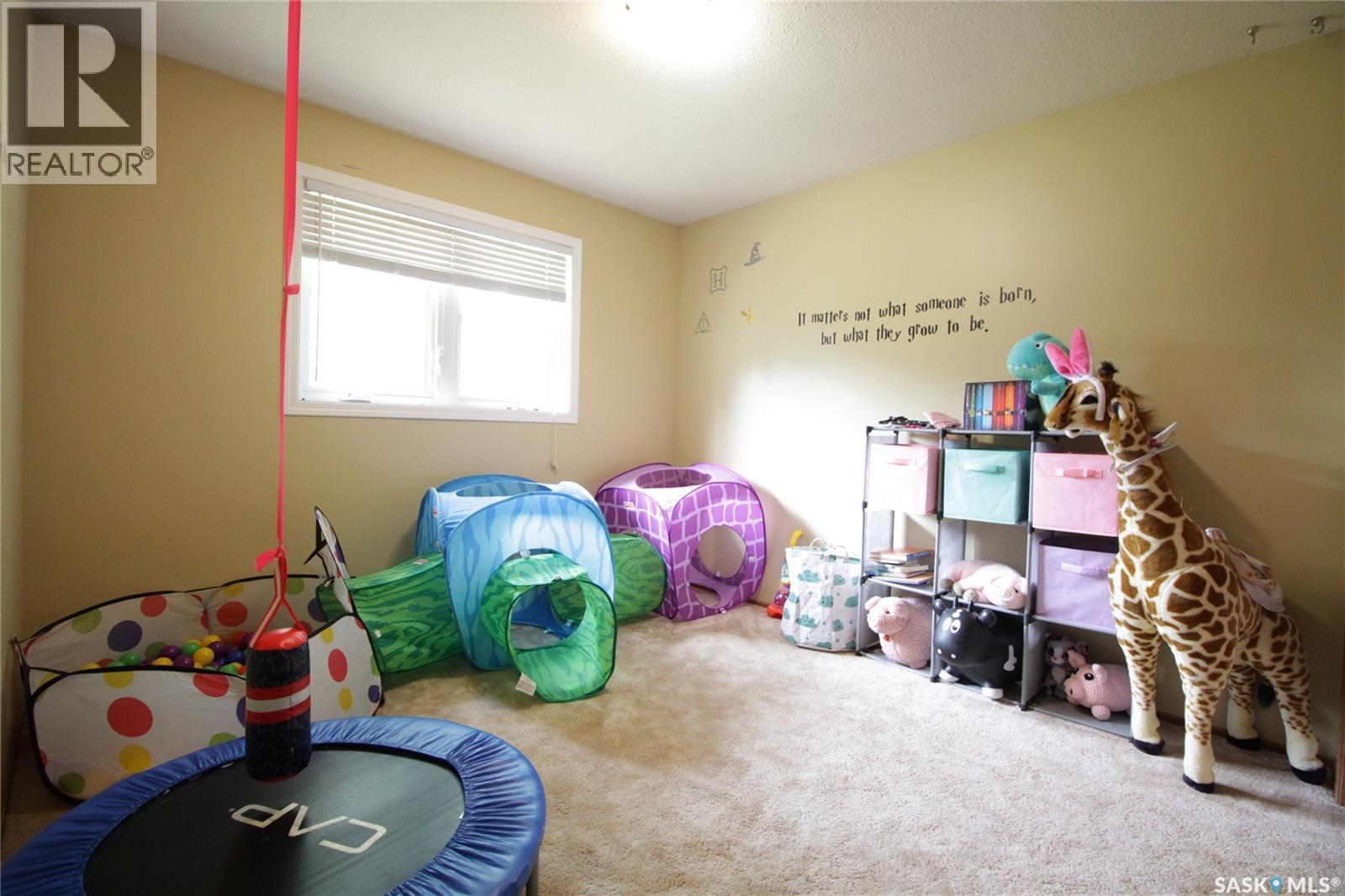 221 4th Avenue, Whitewood, Saskatchewan  S0G 5C0 - Photo 14 - SK012497