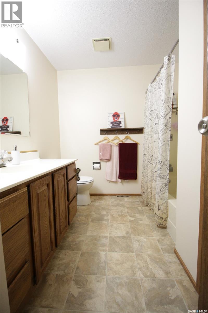 221 4th Avenue, Whitewood, Saskatchewan  S0G 5C0 - Photo 16 - SK012497