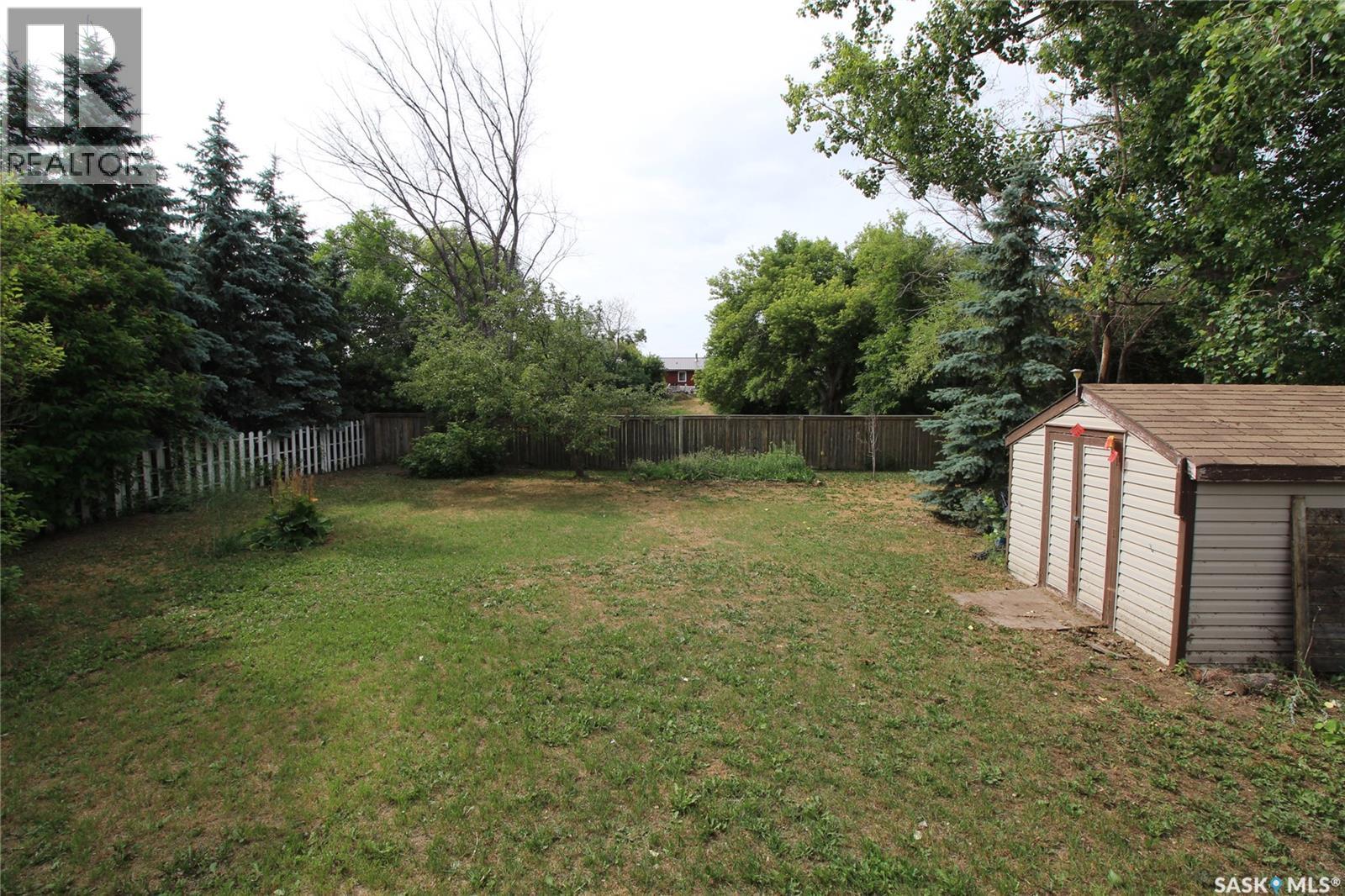 221 4th Avenue, Whitewood, Saskatchewan  S0G 5C0 - Photo 29 - SK012497