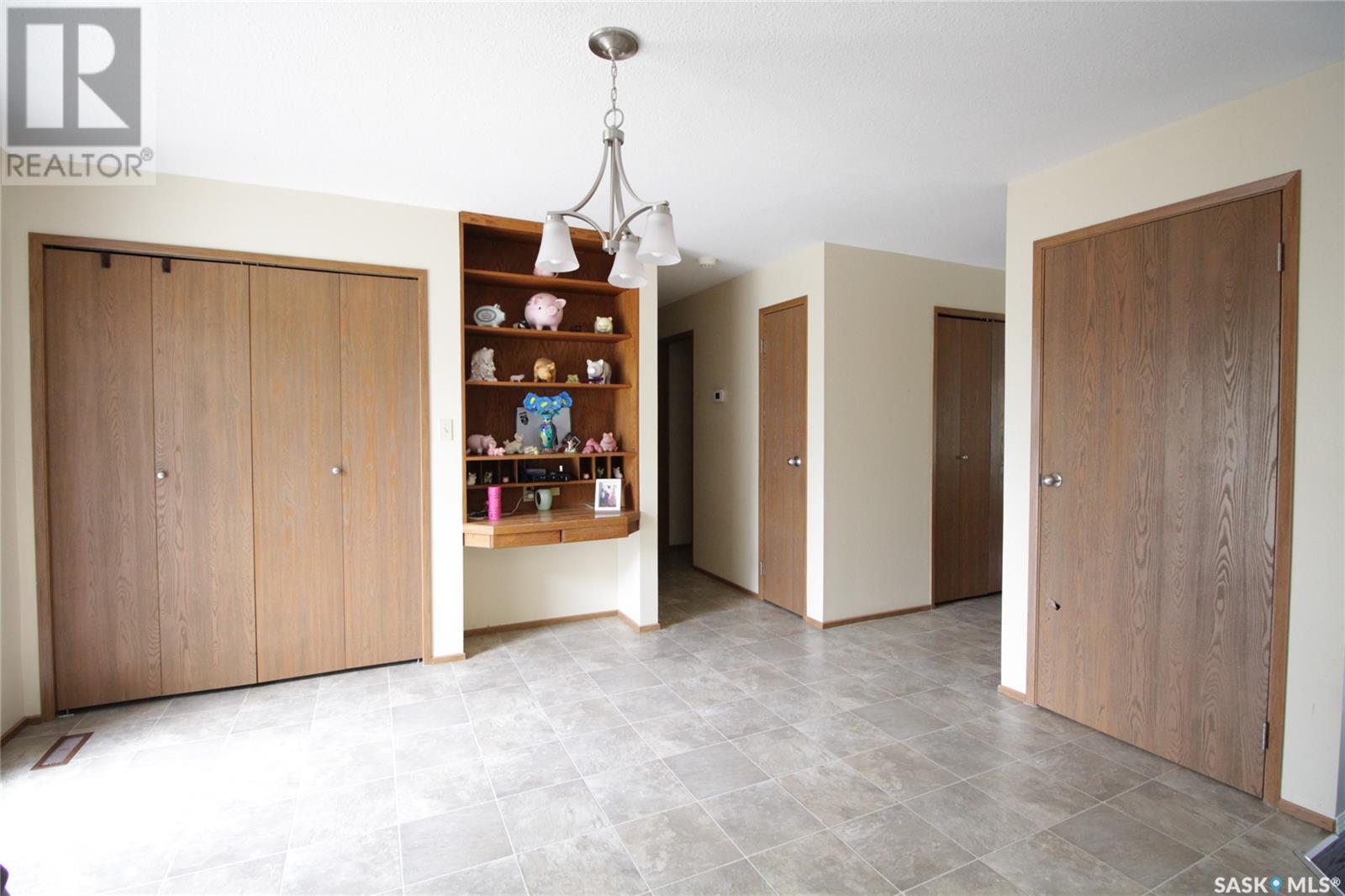 Property at 221 4th AVENUE image 3