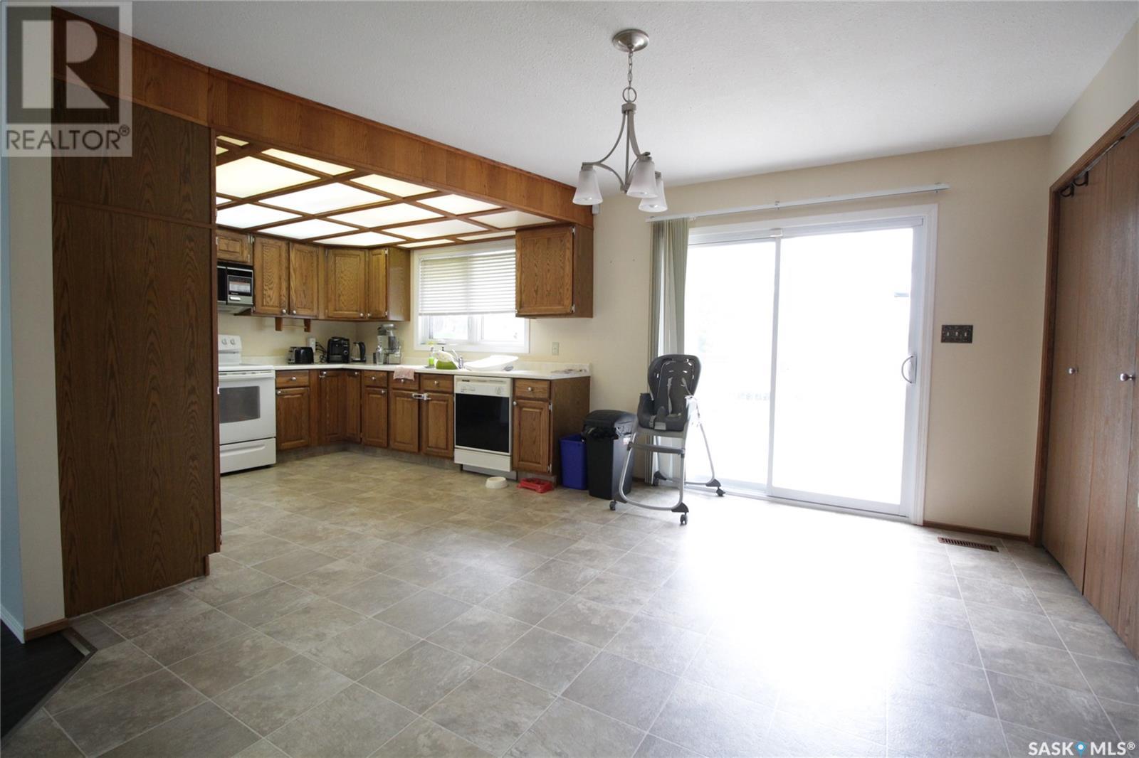 Property at 221 4th AVENUE image 4