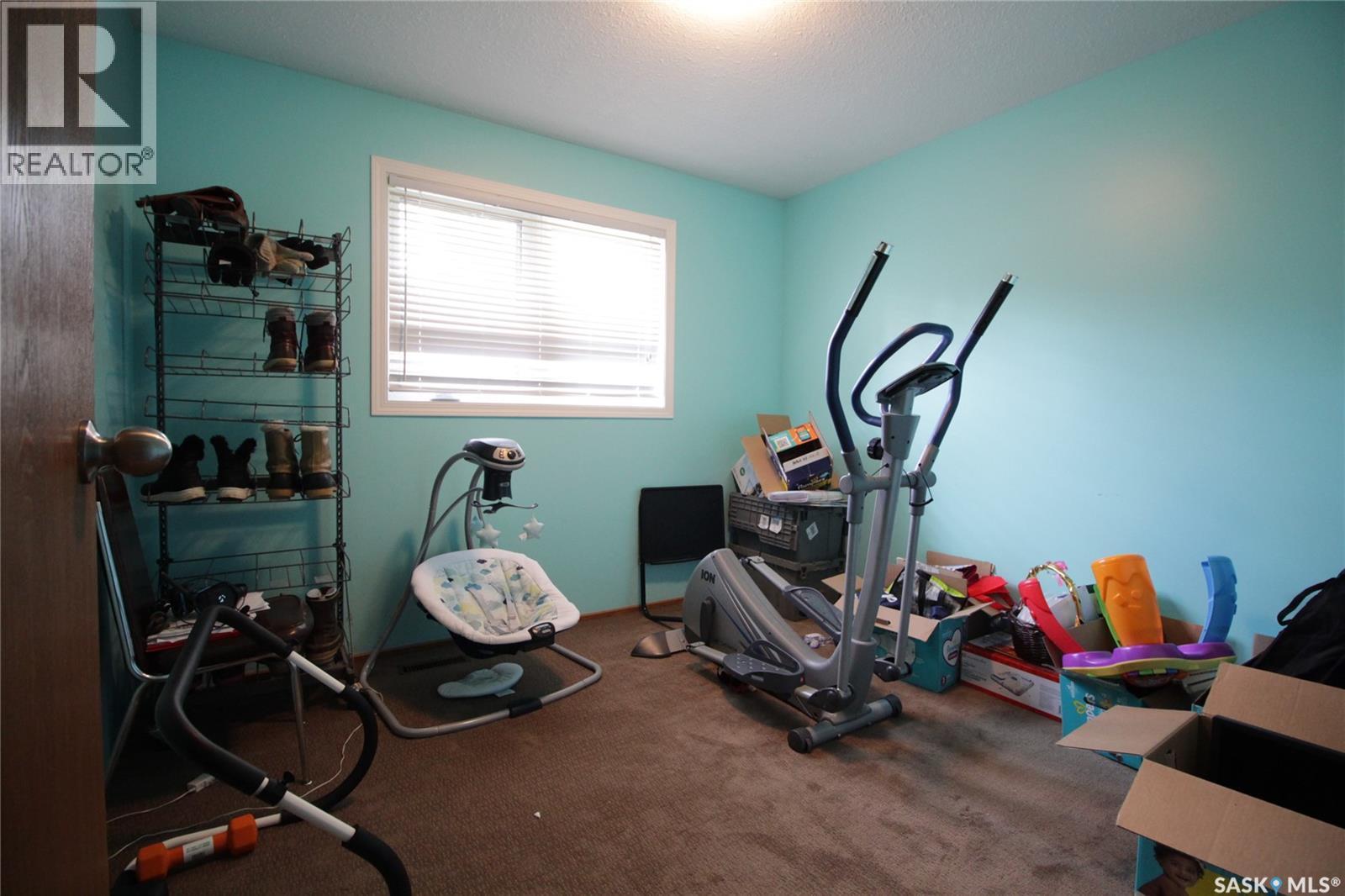 221 4th Avenue, Whitewood, Saskatchewan  S0G 5C0 - Photo 9 - SK012497