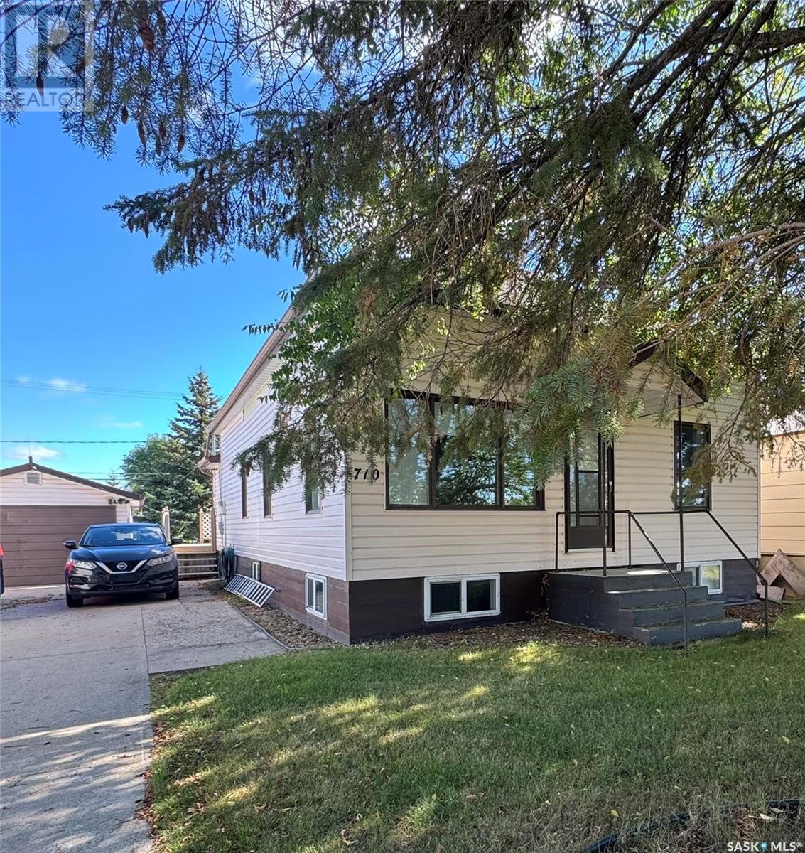 710 Prince Street, Hudson Bay, Saskatchewan  S0E 0Y0 - Photo 3 - SK984244