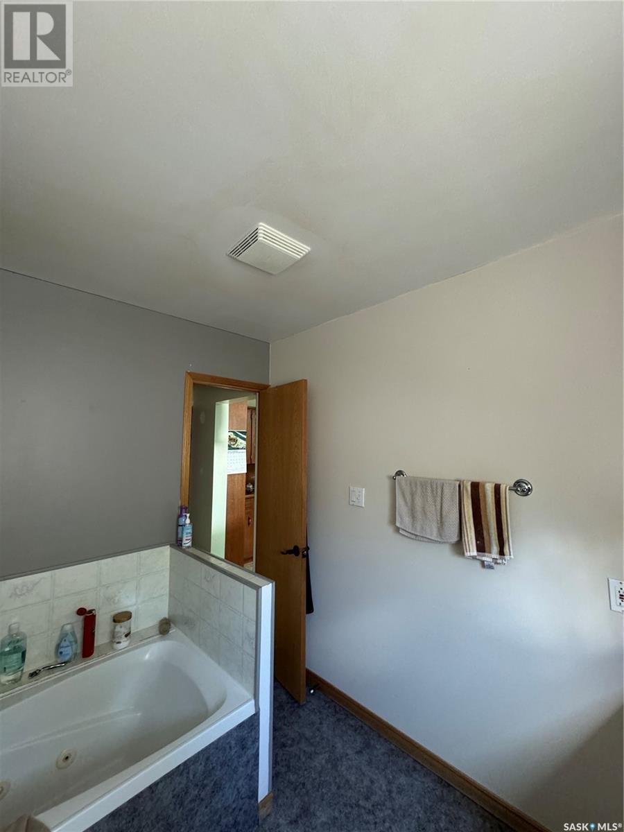 710 Prince Street, Hudson Bay, Saskatchewan  S0E 0Y0 - Photo 24 - SK984244