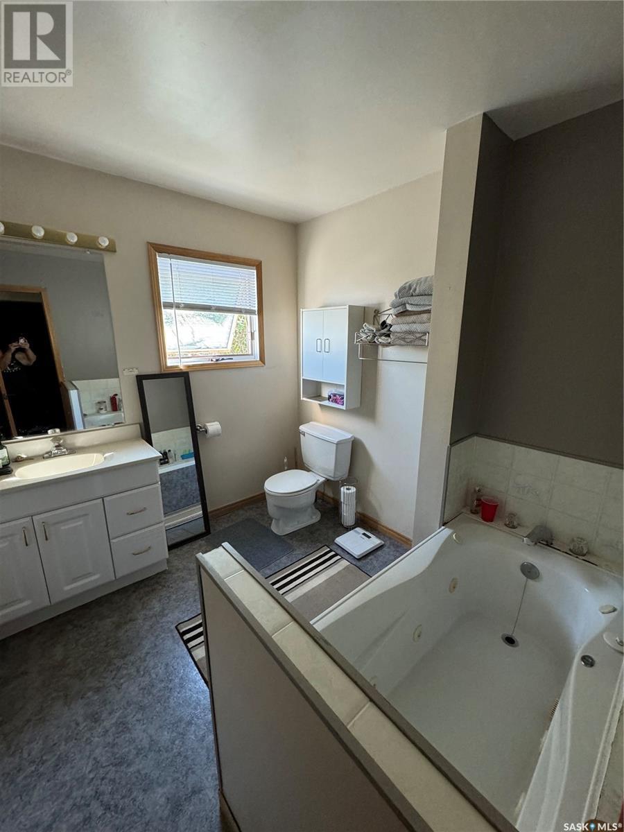 710 Prince Street, Hudson Bay, Saskatchewan  S0E 0Y0 - Photo 23 - SK984244