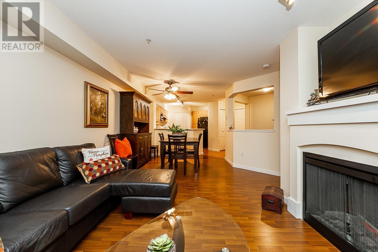 206 2958 Silver Springs Boulevard, Coquitlam, British Columbia  V3E 3R9 - Photo 4 - R3026265
