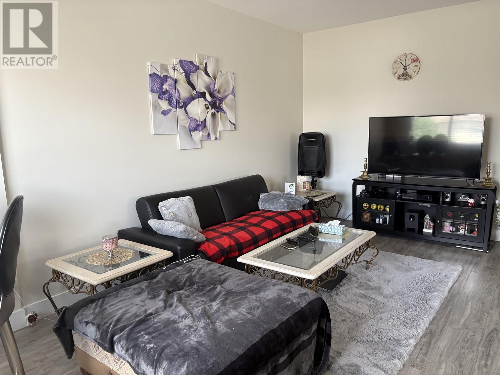 Property at 3803 PINEWOOD AVENUE image 5