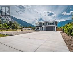 180 HOLLYWOOD Crescent, lillooet, British Columbia