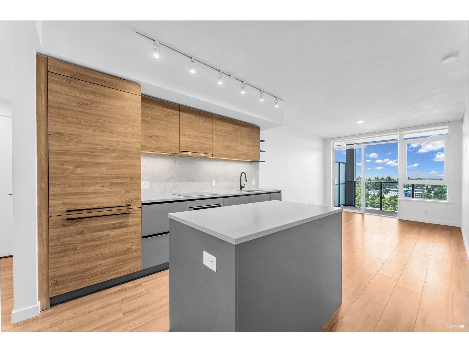 1712 10448 UNIVERSITY DRIVE, surrey, British Columbia